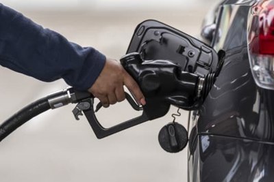  Giá xăng dầu tăng giảm trái chiều