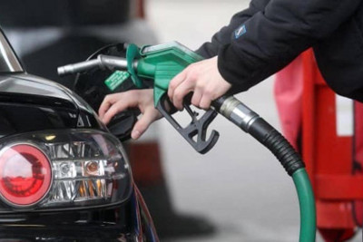  Giá xăng dầu trượt dốc khi Mỹ kêu gọi giải phóng dự trữ