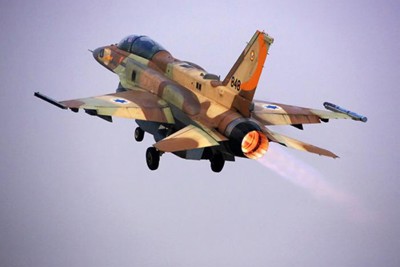 [Ảnh] Tiêm kích F-16 Israel bật tăng lực chạy trốn khi bị S-300 Syria "truy sát"?
