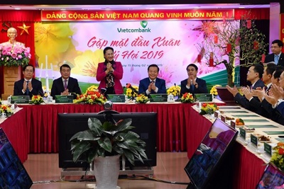 Chủ tịch Quốc hội Nguyễn Thị Kim Ngân chúc tết tại Vietcombank nhân dịp đầu Xuân