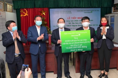 Vietcombank tặng 10 tỷ đồng quà Tết nạn nhân chất độc da cam/dioxin tại Hà Nội