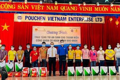 Vietcombank Đồng Nai trao tặng 10.000 túi an sinh nhân dịp Tháng Thanh niên