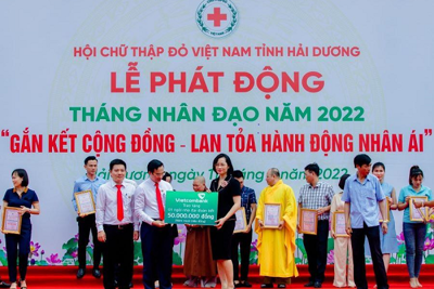 Vietcombank Hải Dương tham gia ủng hộ nhà đại đoàn kết 