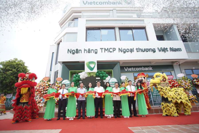 Vietcombank Phú Thọ khai trương Phòng giao dịch 