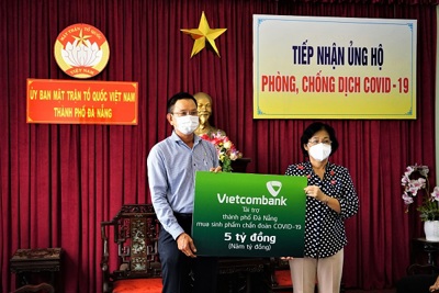 Vietcombank ủng hộ 5 tỷ đồng chung tay cùng TP. Đà Nẵng đẩy lùi Covid-19