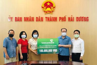 Vietcombank Hải Dương ủng hộ 100 triệu đồng phòng, chống dịch COVID–19 tại địa phương