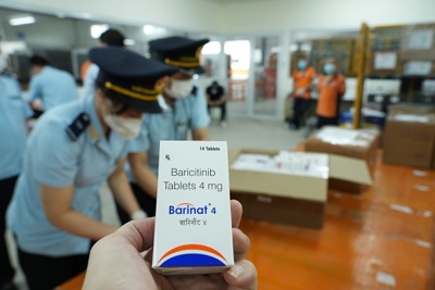 Lực lượng Hải quan bắt giữ hơn 60.000 viên thuốc điều trị COVID-19