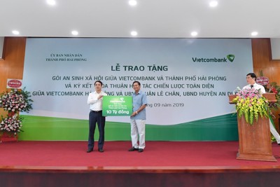 Vietcombank tặng Hải Phòng gói hỗ trợ an sinh xã hội 10 tỷ đồng