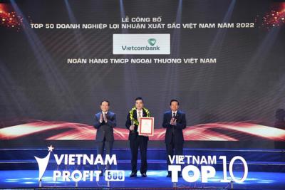 Vietcombank dẫn đầu các ngân hàng trong top 10 doanh nghiệp lợi nhuận lớn nhất Việt Nam