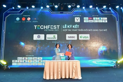 Vietcombank và Viet Lotus ký kết thỏa thuận hợp tác chiến lược