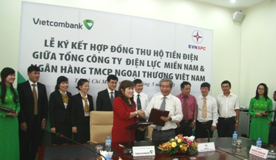 Vietcombank ký hợp tác thu tiền điện toàn miền Nam