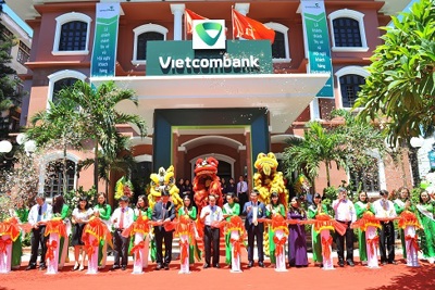 Vietcombank Huế tổ chức Hội nghị khách hàng và khánh thành trụ sở