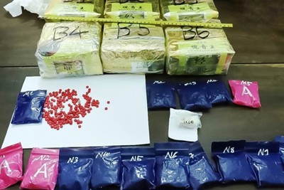 Hải quan Hà Tĩnh phối hợp bắt giữ 6kg ma túy đá và hơn 3.000 viên ma túy tổng hợp