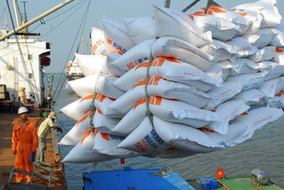 Tạm ứng trước hạn ngạch 100.000 tấn gạo xuất khẩu trong tháng 5