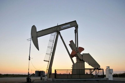 Giá dầu Brent giảm xuống mức thấp nhất trong hơn 18 năm