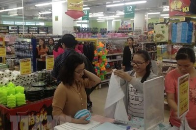 Thị trường bán lẻ dịp lễ 30/4-1/5 ở TP. Hồ Chí Minh: Dự báo sức mua tăng 70%