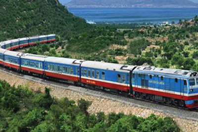 Gần 1.800 tỷ đồng gia cố, cải tạo đường sắt đoạn Vinh - Nha Trang