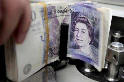 Đồng bảng Anh rớt xuống mức “đáy” trong 27 tháng so với đồng USD