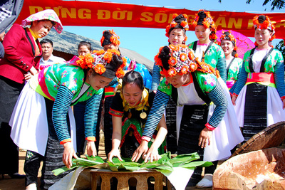 Nghiên cứu sự hài lòng của du khách đối với sản phẩm du lịch cộng đồng tại tỉnh Điện Biên