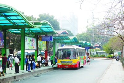 Hà Nội lựa chọn trên 300 vị trí để lắp đặt nhà chờ xe buýt