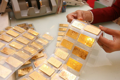 Giá vàng giảm mạnh gần 1 triệu đồng/lượng
