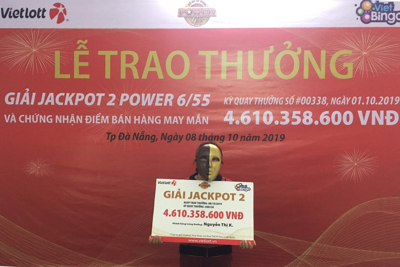 Người bán vé số dạo tại Đà Nẵng trúng Jackpot 2 trị giá 4,6 tỷ đồng