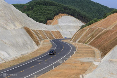 Bắt đầu triển khai 5 Dự án đường bộ cao tốc Bắc-Nam phía Đông
