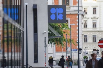 OPEC cân nhắc khả năng cắt giảm thêm sản lượng dầu mỏ