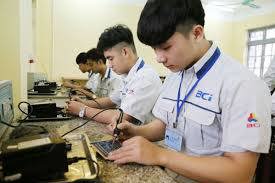 Gắn giáo dục nghề nghiệp với thực tiễn sản xuất của doanh nghiệp ở Việt Nam