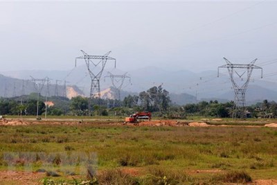 Hơn 870 tỷ đồng xây dựng hệ thống truyền tải điện ở Quảng Trị