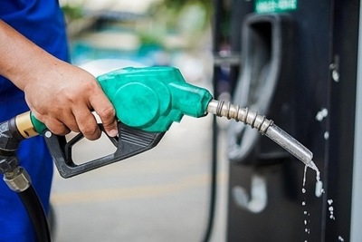 Toàn cảnh giá xăng dầu 2022: Giá xăng giảm mạnh hơn 3000 đồng/lít