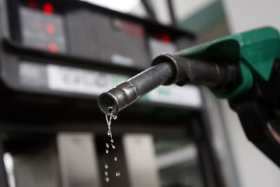 Giá dầu thô tăng, lạm phát không thể không tăng