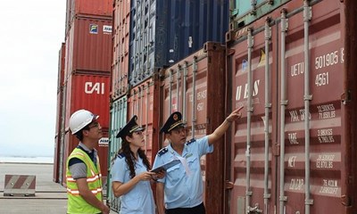  Tổng cục Hải quan kiểm tra doanh nghiệp xuất nhập khẩu có giao dịch bất thường