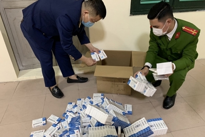 Hà Nội: Liên tiếp thu giữ số lượng lớn thuốc điều trị COVID-19, kit test nhập lậu