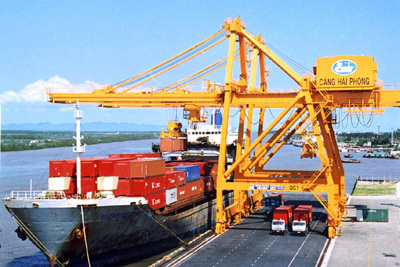 Hàng hóa thông qua cảng biển vẫn tăng trưởng