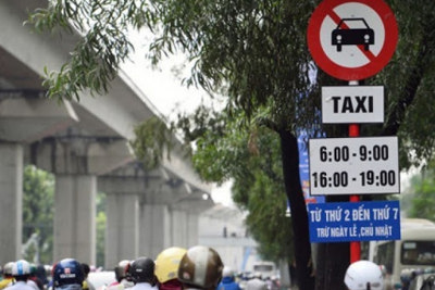 Kiến nghị bỏ biển cấm taxi trên 11 tuyến phố ở thủ đô Hà Nội 