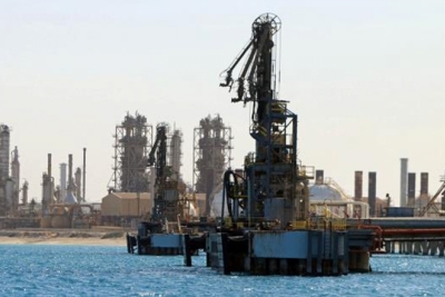 Giá dầu thế giới neo gần mức cao nhất 4 tháng