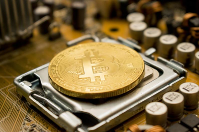 Bitcoin bất ngờ tăng dựng đứng 11%