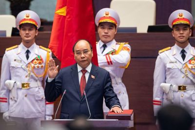 Với tỷ lệ tán thành tuyệt đối, ông Nguyễn Xuân Phúc đắc cử Chủ tịch nước nhiệm kỳ 2021-2026