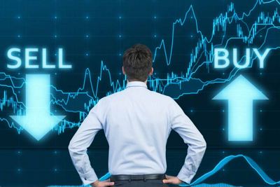 Thị trường chứng khoán hồi phục: Cơ hội song hành rủi ro