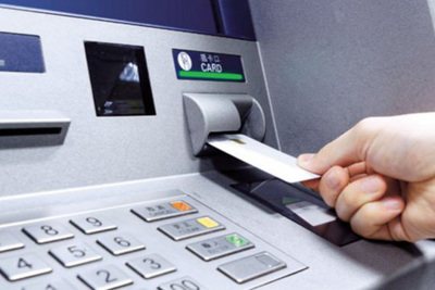 7 ngân hàng đầu tiên thí điểm chuyển đổi thẻ từ sang thẻ chip