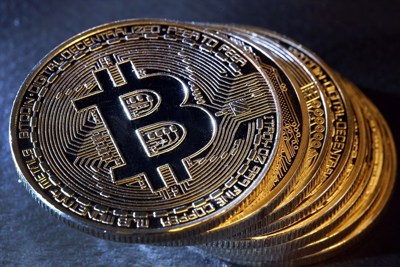 Giá Bitcoin tăng như "vũ bão"