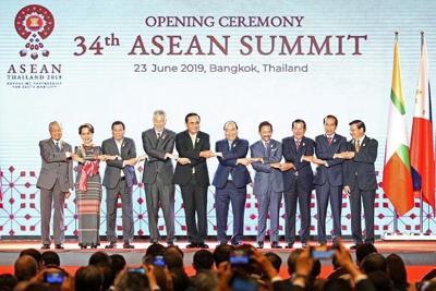 ASEAN giữa hai "làn đạn" Mỹ - Trung