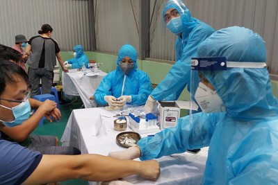 BHXH Việt Nam: Tạm ứng kinh phí để kịp thời xét nghiệm Covid-19 cho người có bảo hiểm y tế