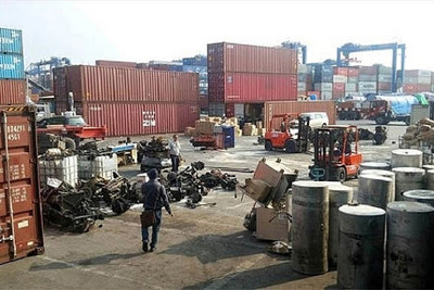 Buộc tái xuất 1.099 container phế liệu nhập khẩu không đạt chất lượng