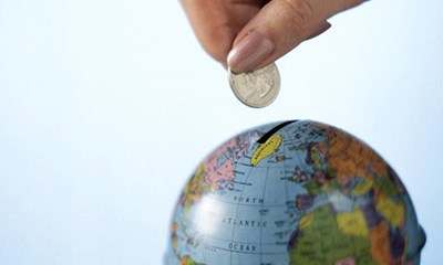 Có nên hạn chế đầu tư ra nước ngoài?