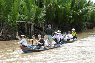 Các yếu tố ảnh hưởng đến quyết định quay lại của khách du lịch vùng Đồng bằng sông Cửu Long  
