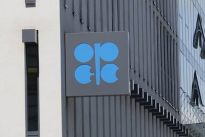 Giá dầu tăng do tín hiệu mới từ OPEC