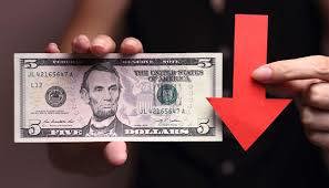 USD chịu nhiều 'cú đấm', rơi xuống thấp nhất 6 tháng