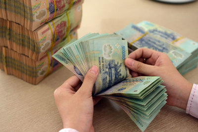 Vẫn còn chi tiêu bằng tiền mặt tới 90%